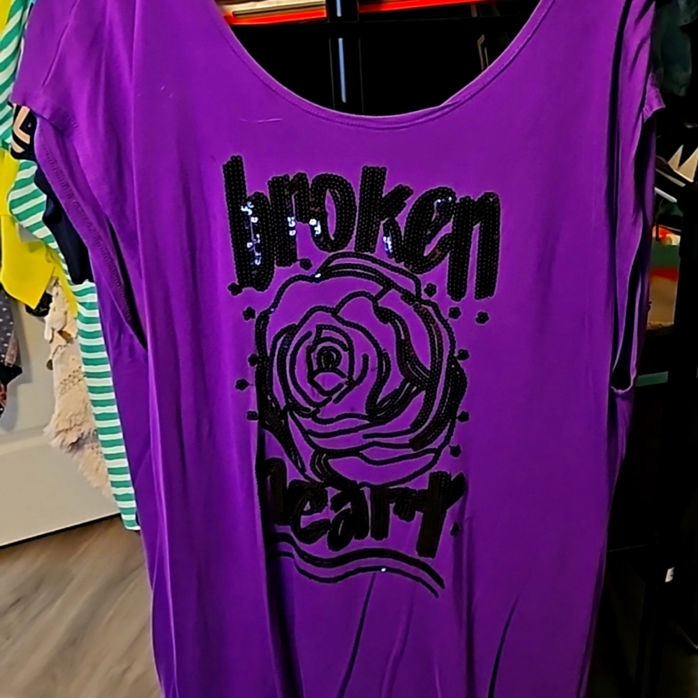 Seven for all mankind broken heart sequin top. 1x